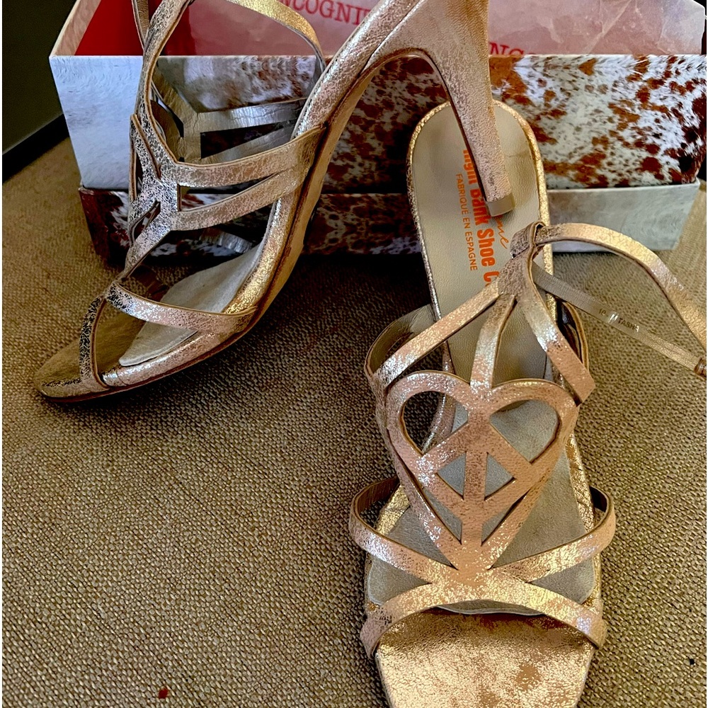 Right Bank Shoe Com Gold Heel